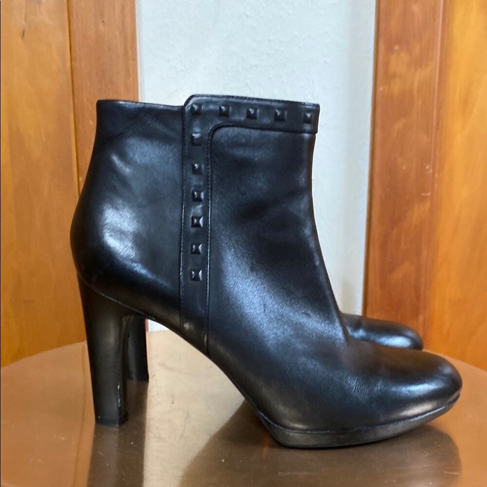 Black Leather Ankle Boots w/ Studded Detail Inner Zipper Excellent Condition